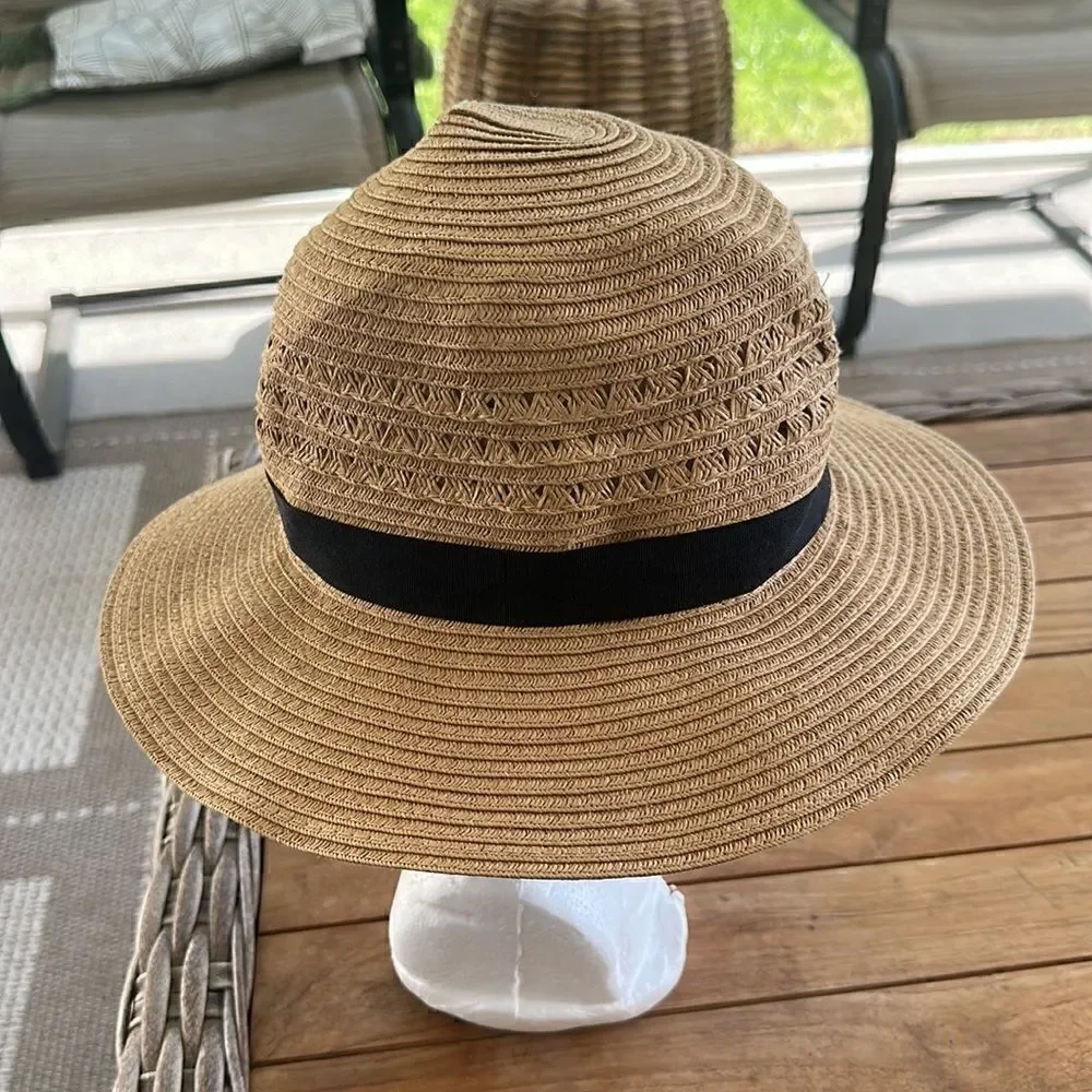 Eddie Bauer tan straw